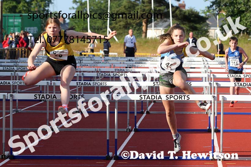 Hurdles, 2021 North East Grand Prix No.4, Monkton, Wednesday, June 30th. Photo: David T. Hewitson/Sports for All Pics